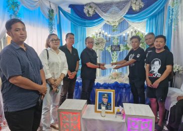 Melayat di Kediaman Keluarga Rumajar-Budiman, Kordi Nando Bersama Anggota PJBM Berikan Santunan Duka